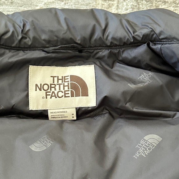 The North Face Men's Medium Sierra Down Vest. Black. NWT’s. - Picture 15 of 15